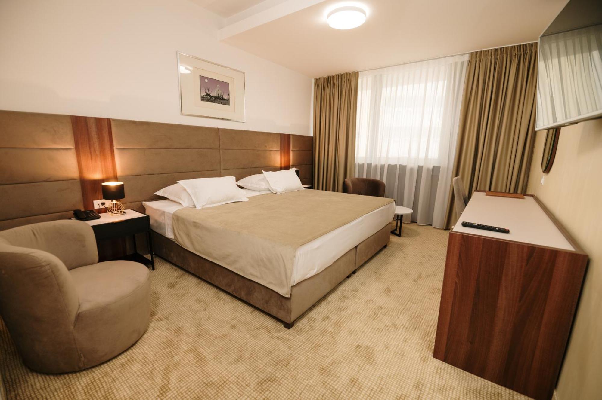 Hotel Slavija Garni Belgrado Buitenkant foto